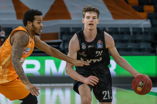 积分榜上更 积分榜上更